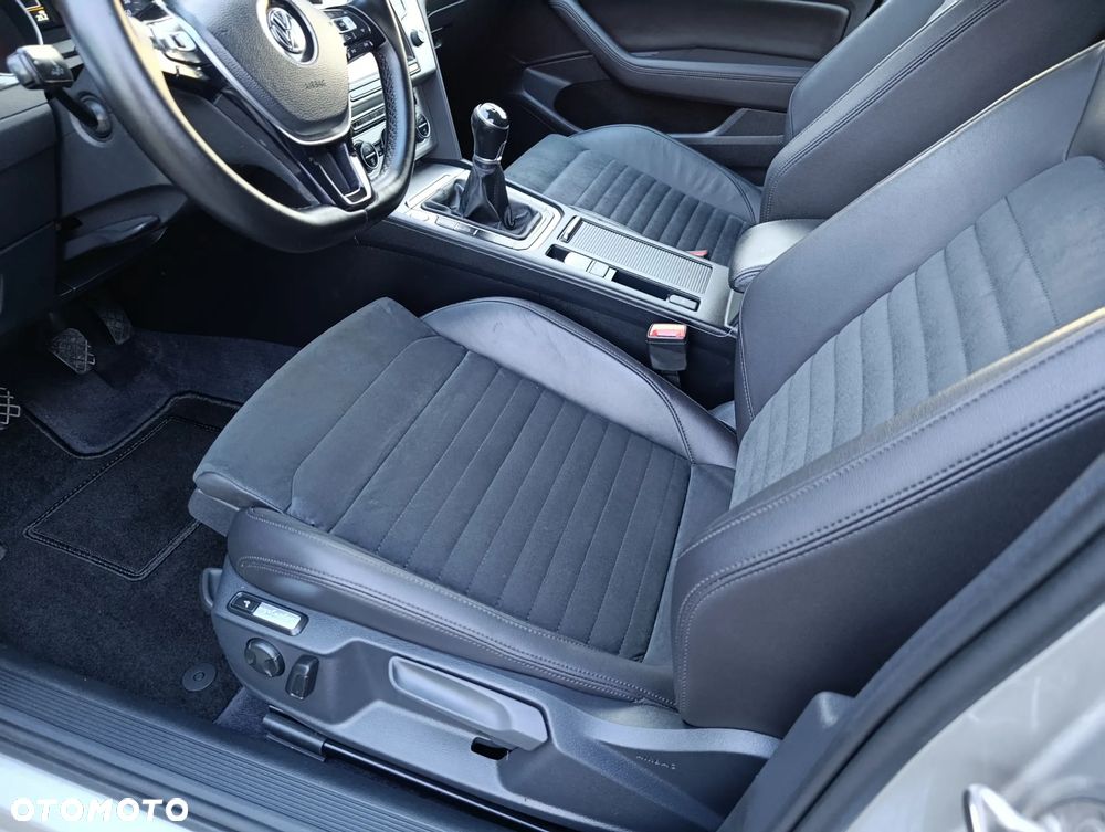 Volkswagen Passat 2.0 TDI (BlueMotion Technology) Comfortline - 9