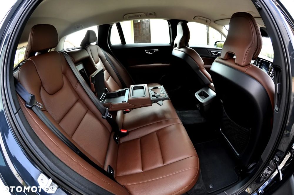 Volvo V60 D3 Momentum Pro - 21