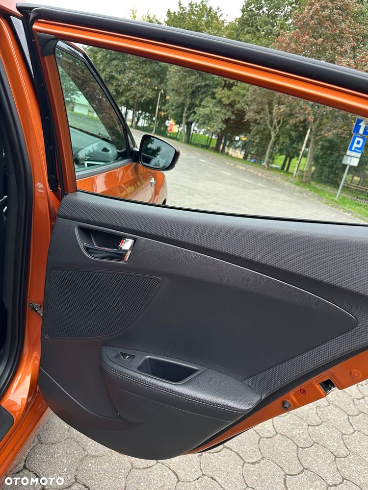 Hyundai Veloster 1.6 GDI Premium - 25