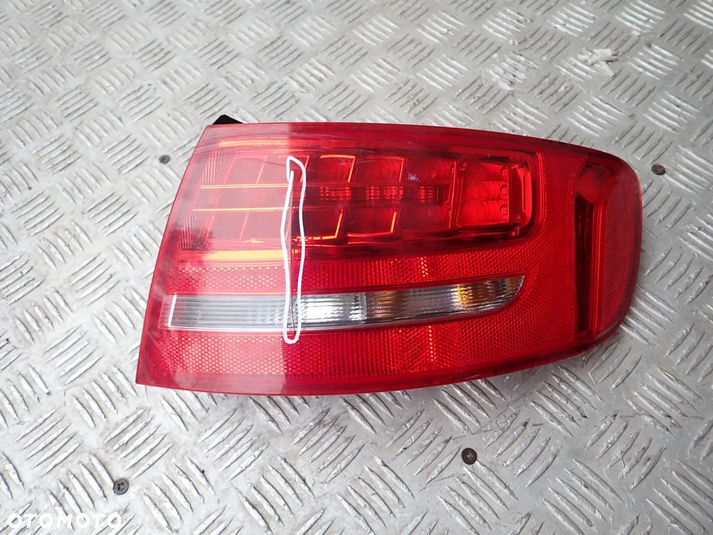 LAMPA PRAWY / LEWY  TYŁ AUDI A4 B8 LED KOMBI 8K9945096B / 8K9945095B - 1