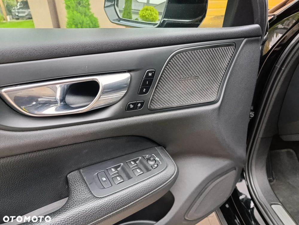 Volvo V60 T8 AWD Twin Engine Geartronic Inscription - 23