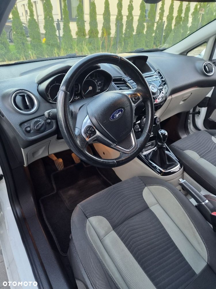 Ford Fiesta - 12