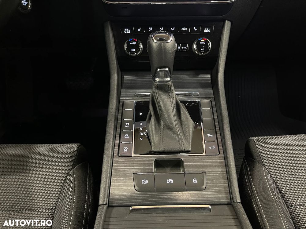 Skoda Superb 2.0 TDI DSG Style - 28