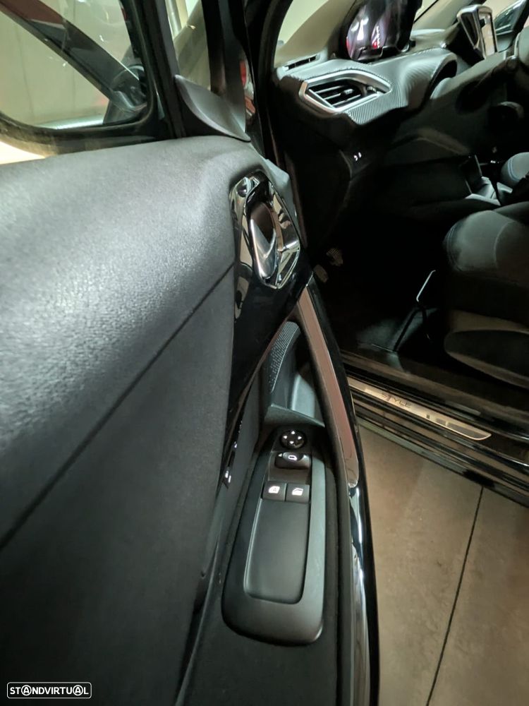 Peugeot 208 1.2 PureTech Active - 7