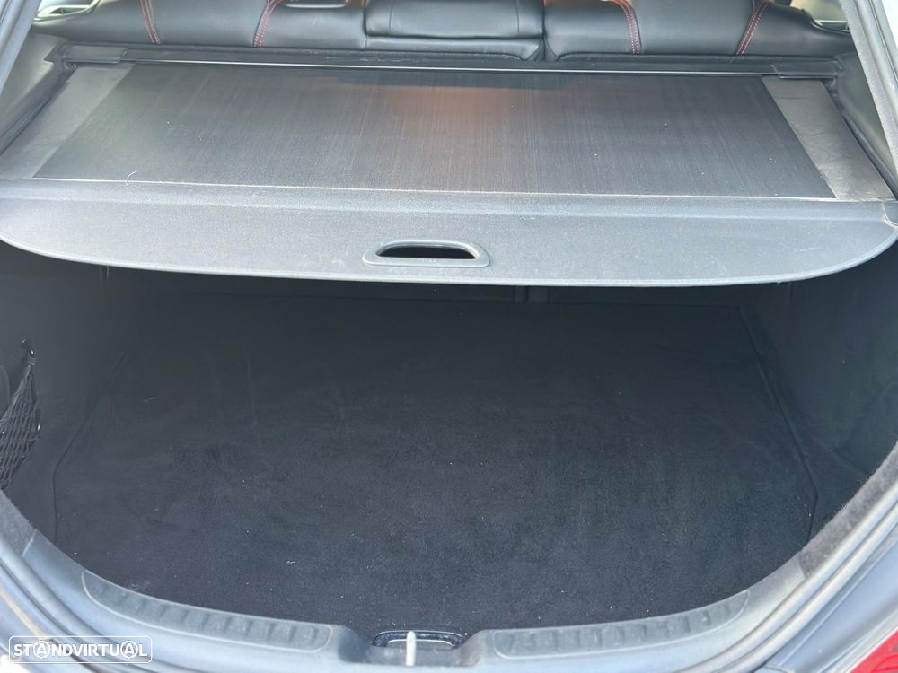 Mercedes-Benz CLA 180 d Shooting Brake AMG Line - 41