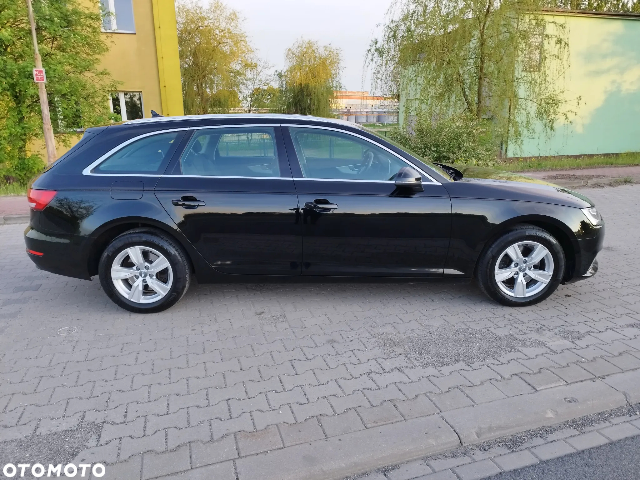 Audi A4 Avant 2.0 TDI design - 25