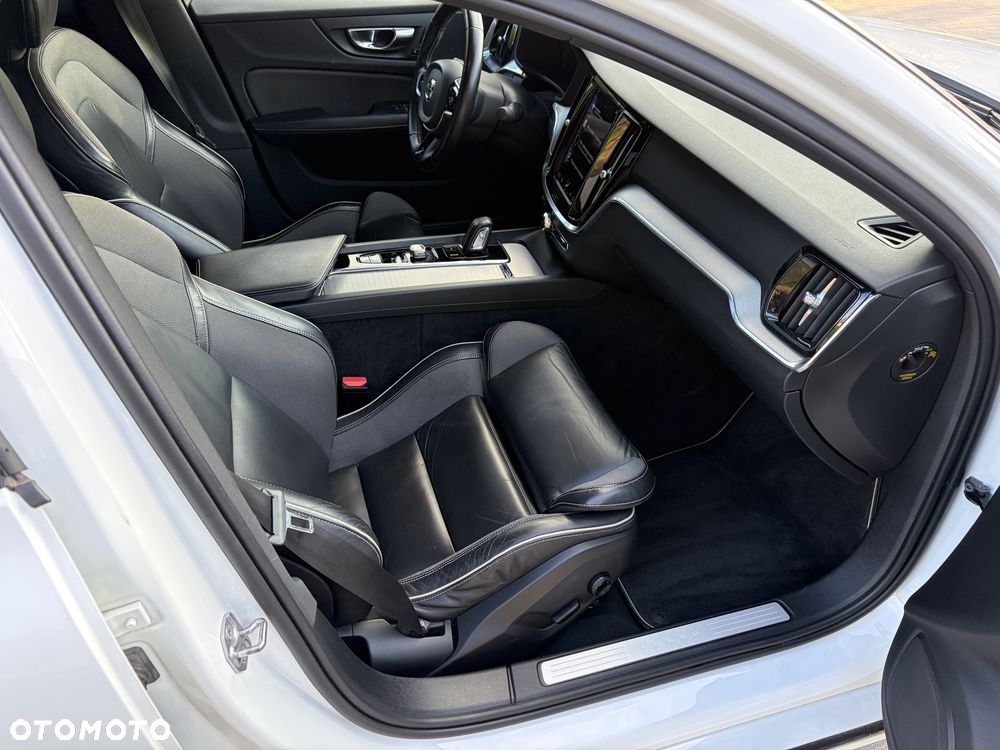 Volvo S60 B4 B R-Design - 21