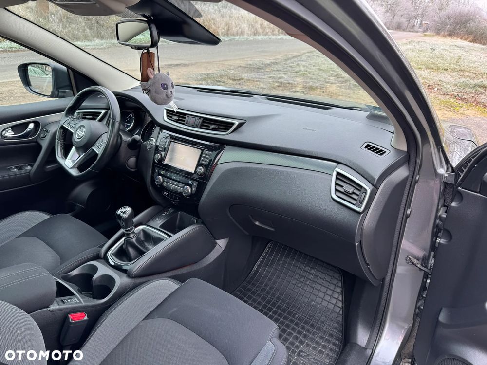 Nissan Qashqai 1.6 DIG-T N-Connecta - 19