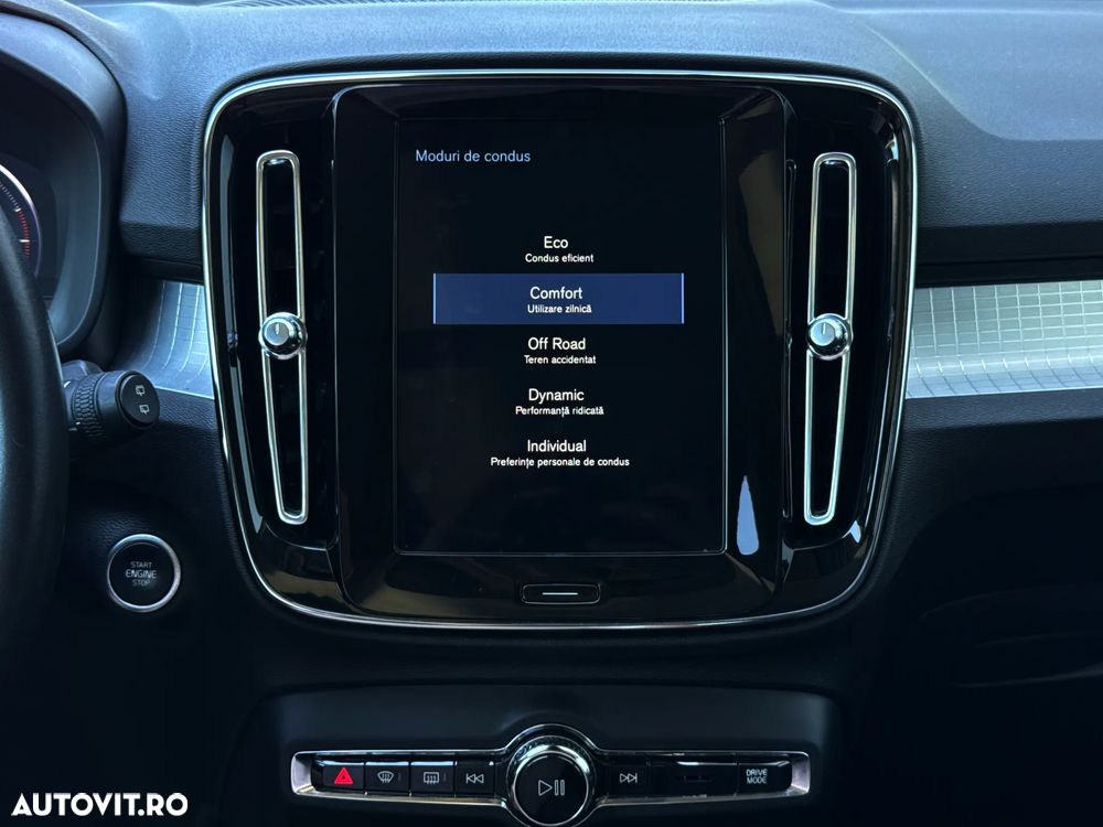 Volvo XC 40 D4 AWD Momentum Pro - 31