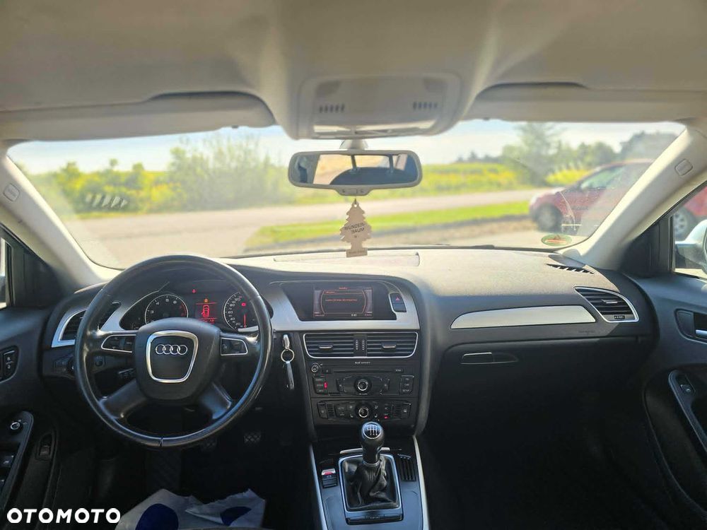 Audi A4 Limousine - 2