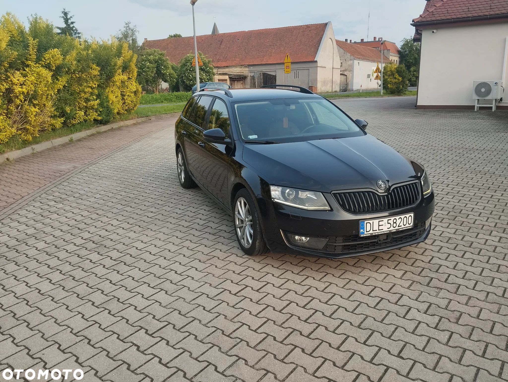 Skoda Octavia 2.0 TDI Ambition DSG - 1
