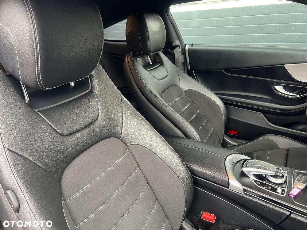 Mercedes-Benz Klasa C 300 9G-TRONIC - 19