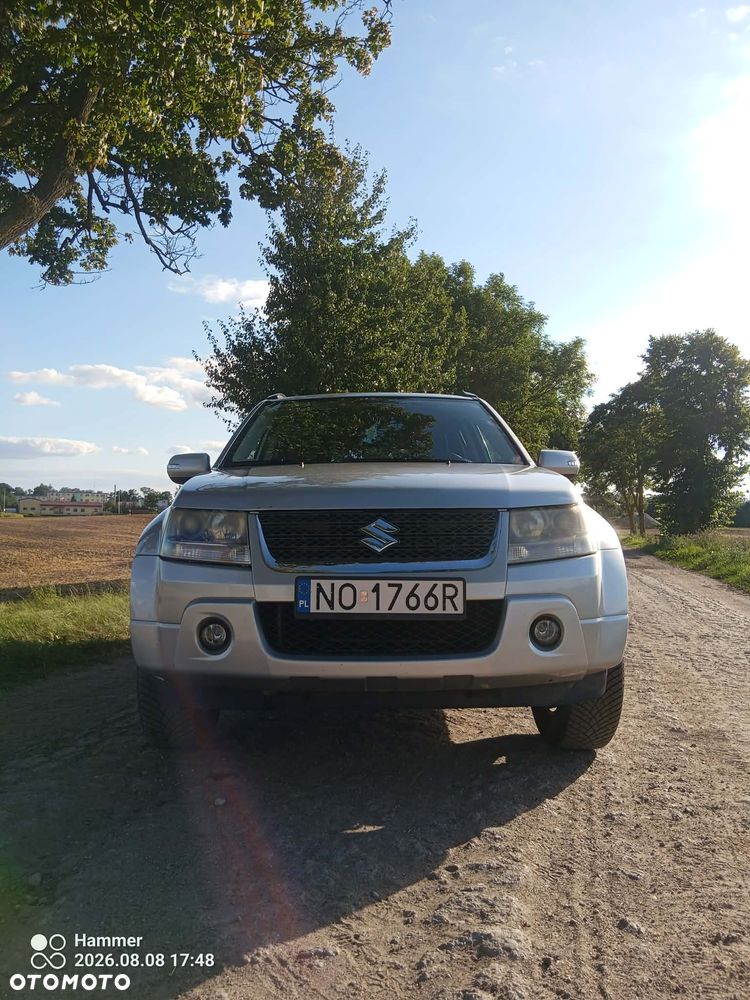 Suzuki Grand Vitara 2.0 - 16