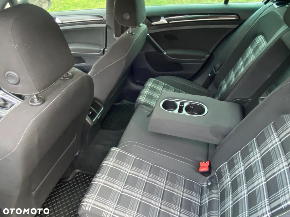 Volkswagen Golf 2.0 TDI BMT GTD DSG - 18