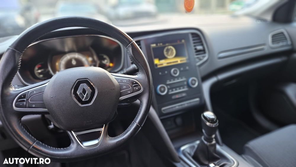 Renault Megane ENERGY TCe 115 Start & Stopp Paris Business - 12