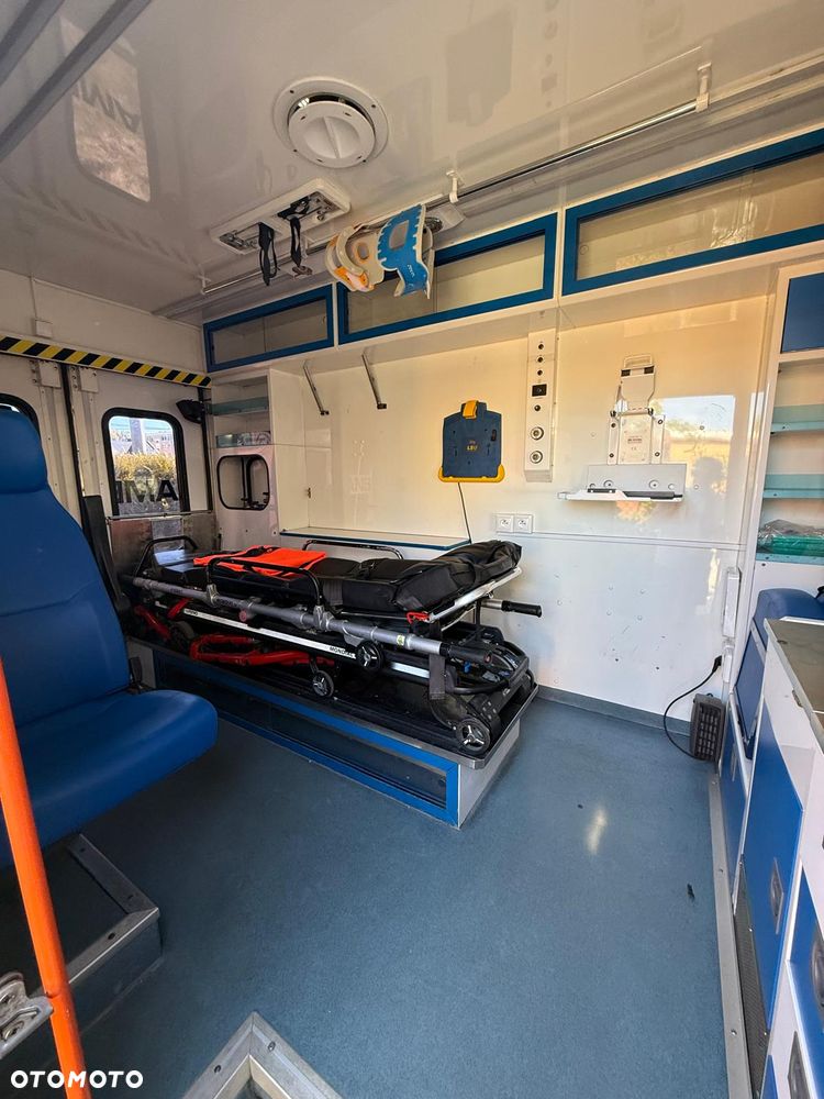 Volkswagen Transporter AMBULANS karetka - 4