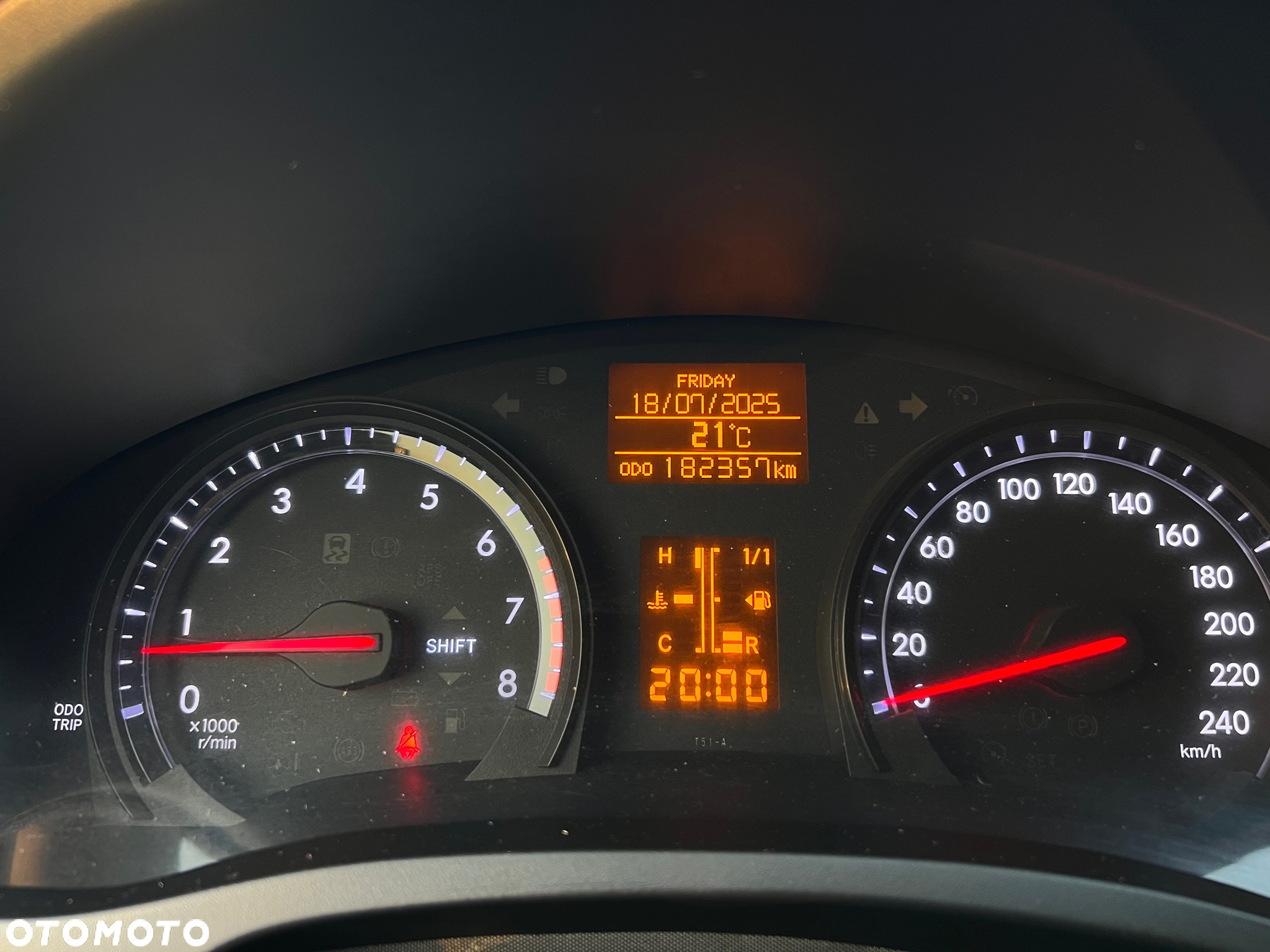Toyota Avensis 1.8 Premium - 28