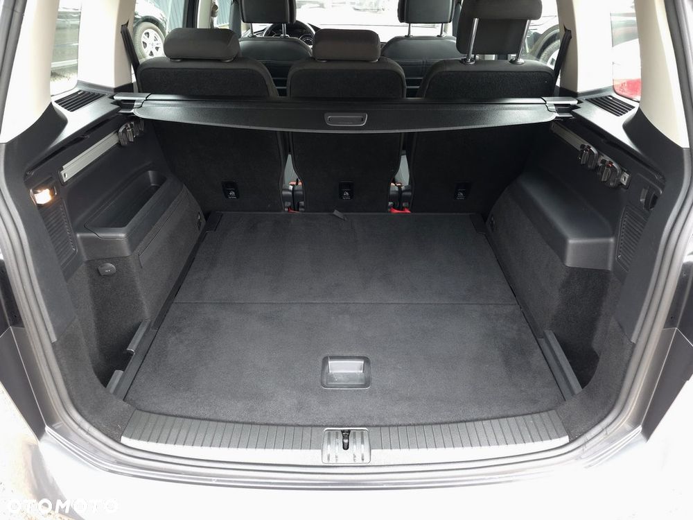 Volkswagen Touran 2.0 TDI BMT Highline - 37