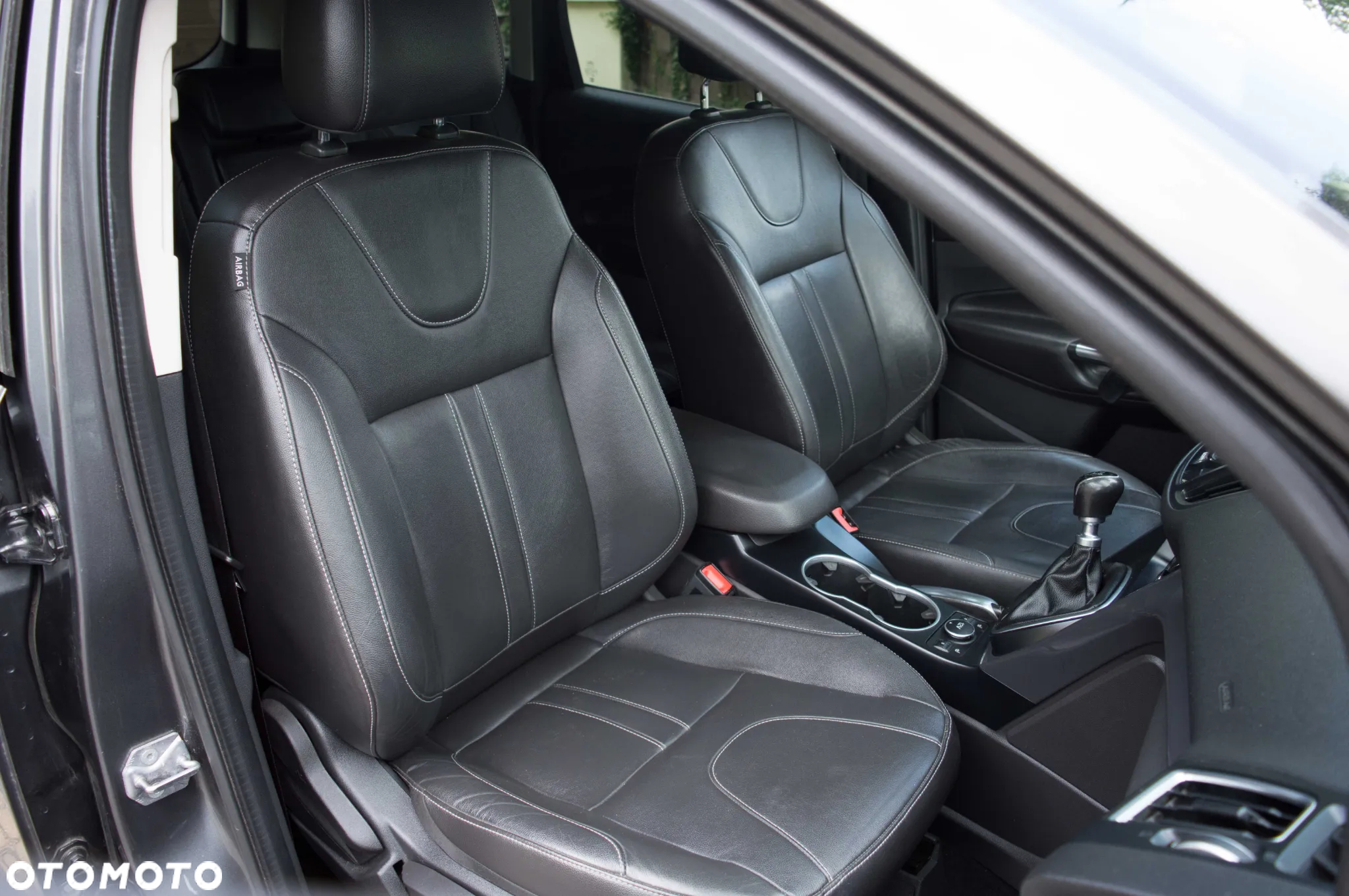 Ford Kuga 2.0 TDCi 4x4 Titanium - 27