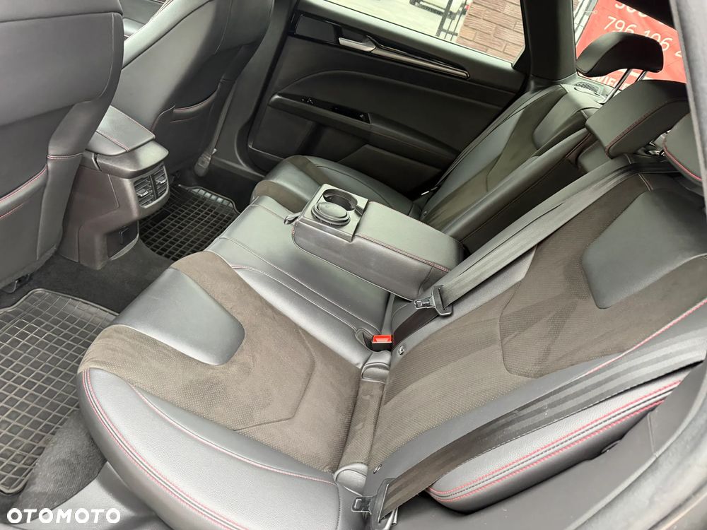 Ford Mondeo 2.0 Hybrid ST-Line X - 32