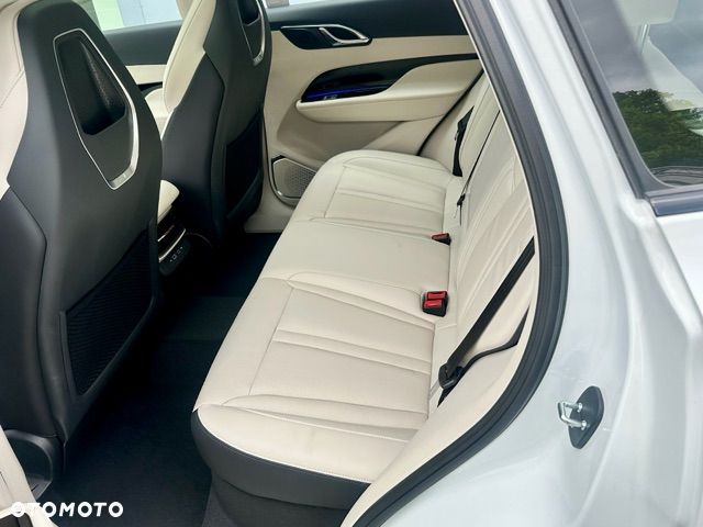 Hongqi HS3 - 14
