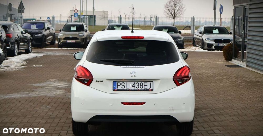 Peugeot 208 - 6