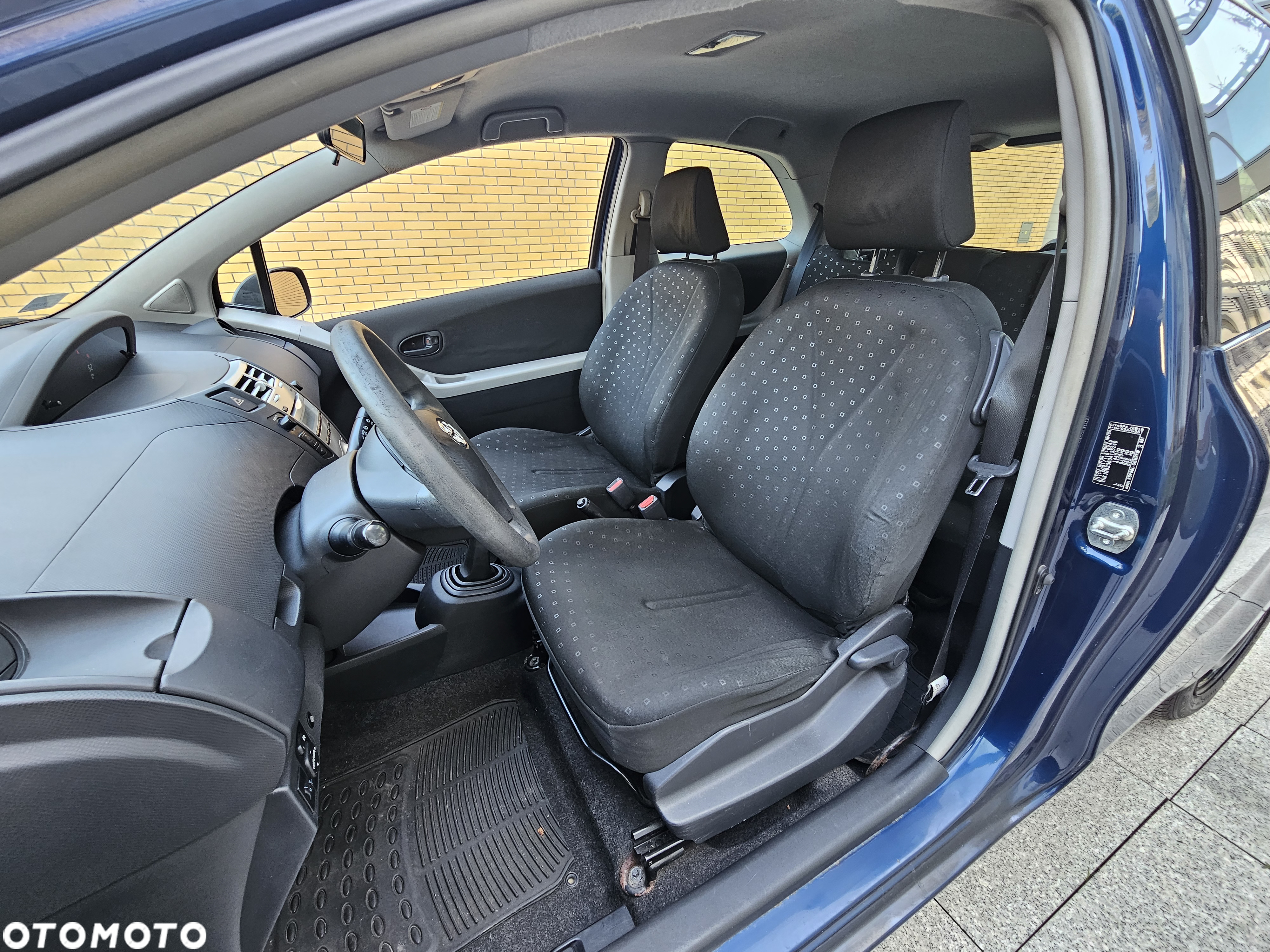 Toyota Yaris 1.0 Terra - 9
