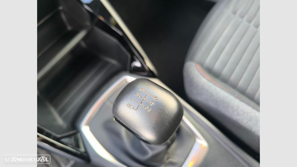 Peugeot 2008 1.2 PureTech Active - 12