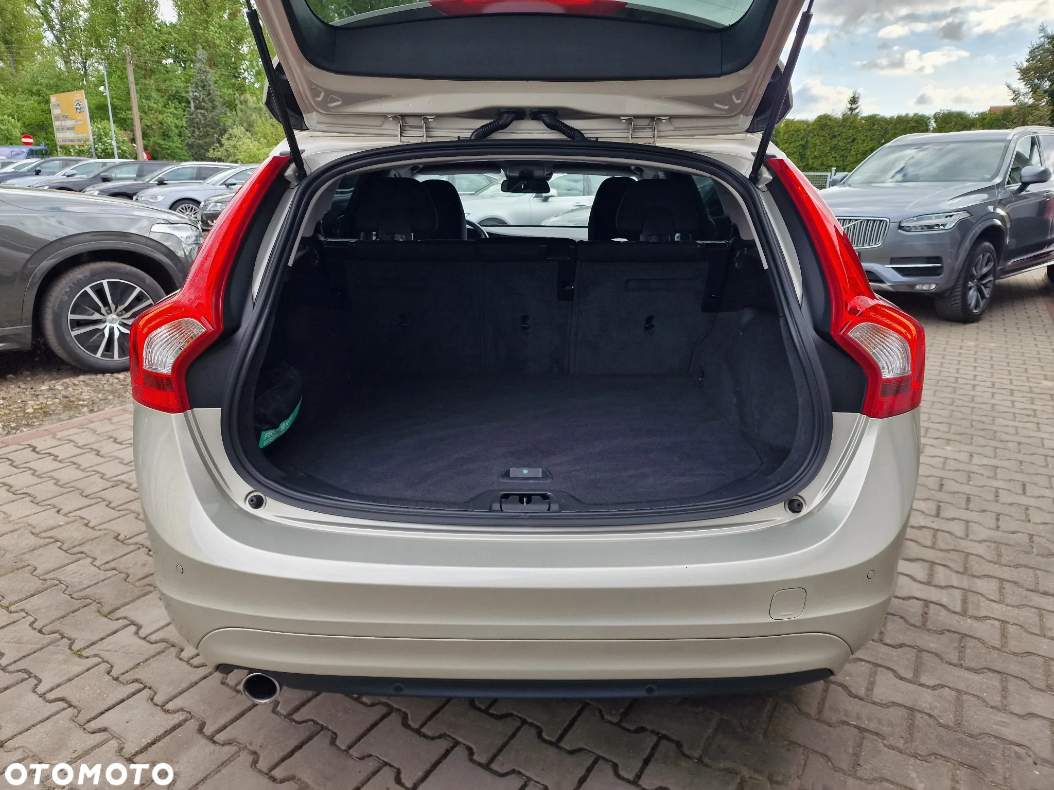 Volvo V60 D2 Geartronic Momentum - 15