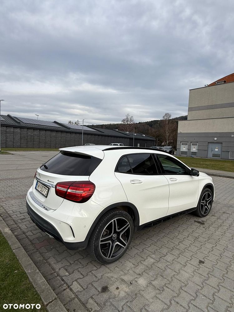 Mercedes-Benz GLA 220 4-Matic AMG Line - 2