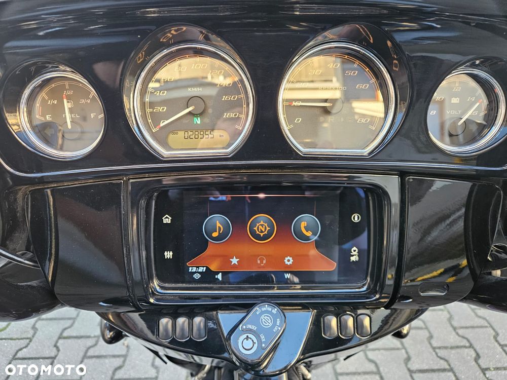 Harley-Davidson Touring Street Glide - 11