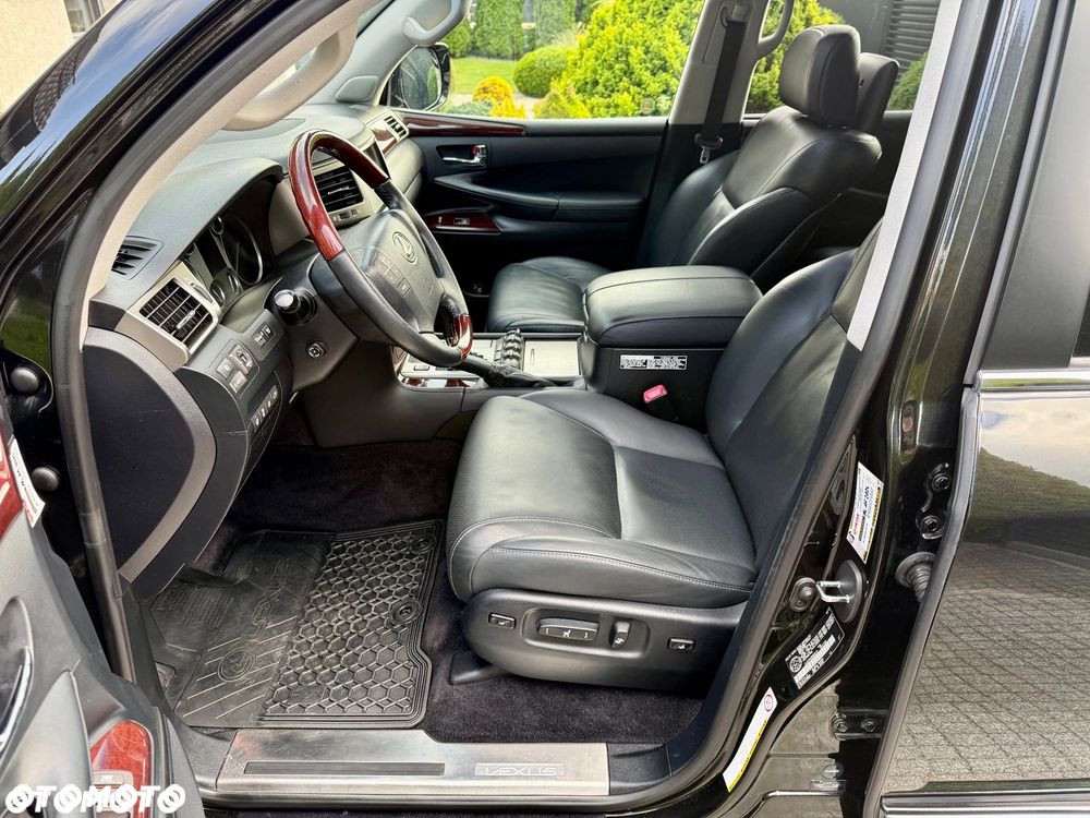 Lexus LX - 13