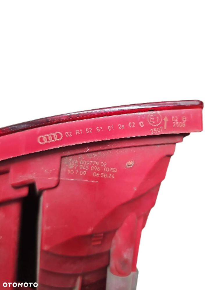 AUDI A3 8P CABRIO LAMPA PRAWY TYŁ 8P7945096 - 3