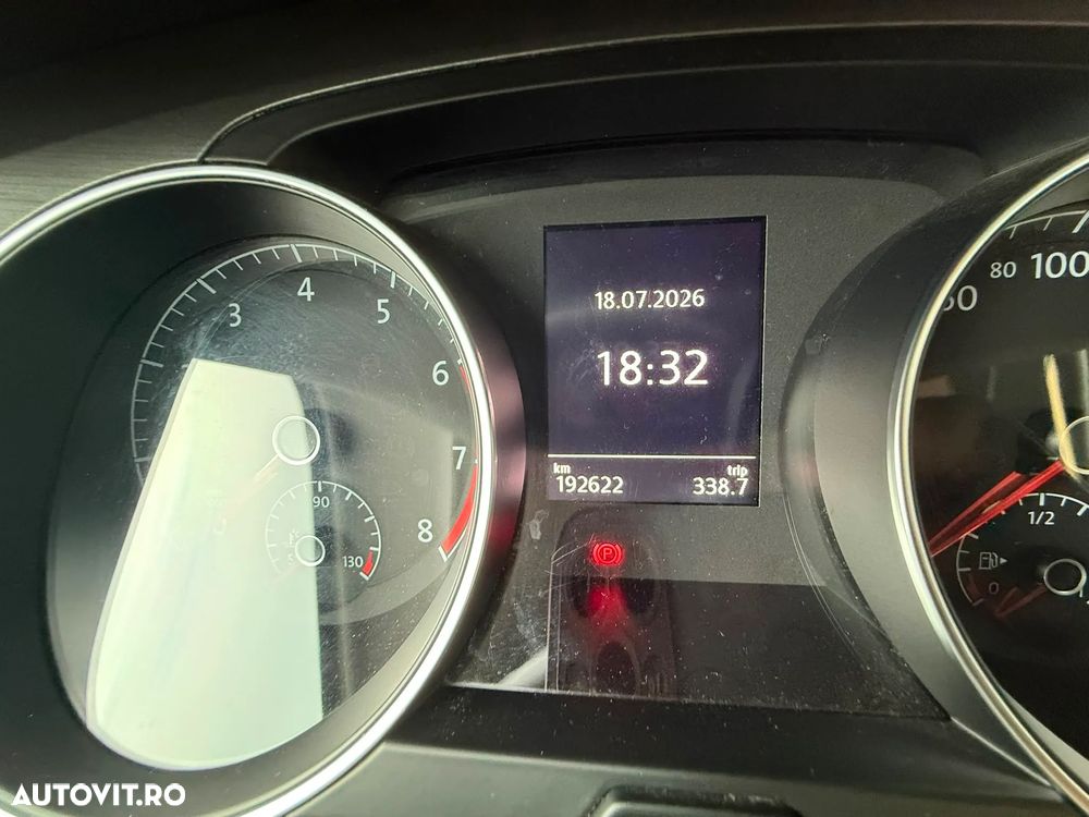 Volkswagen Golf - 6
