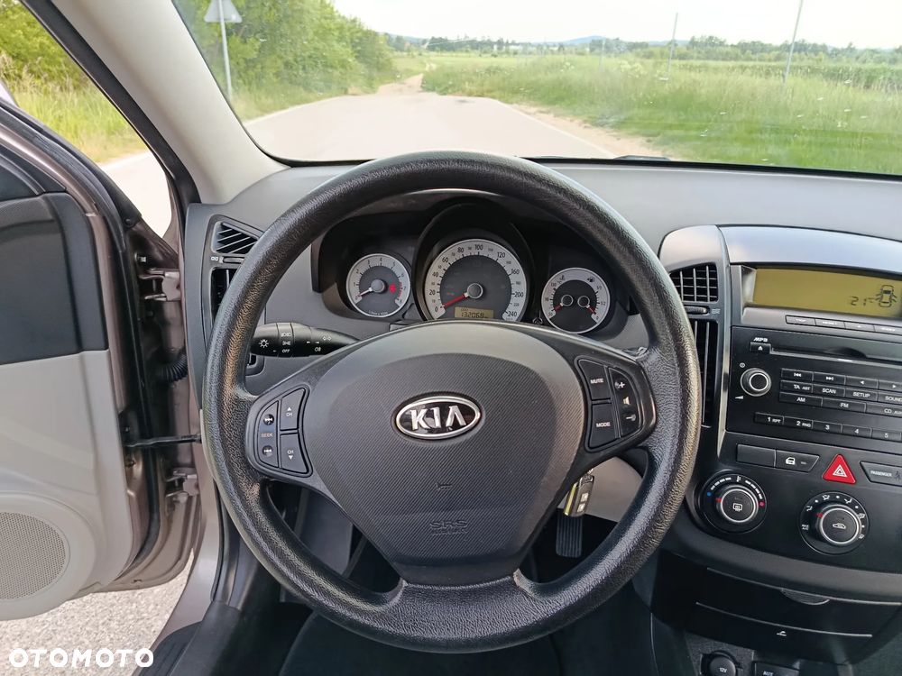 Kia Ceed 1.4 CVVT LX Basis - 35