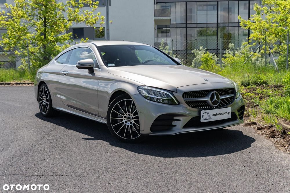 Mercedes-Benz Klasa C 300 9G-TRONIC - 4