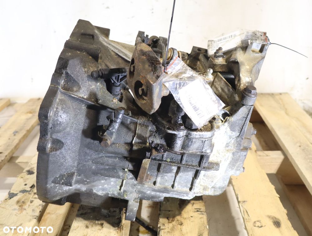 SKRZYNIA BIEGÓW 6 BIEGOWA VOLVO S40 II 2.0D - 4