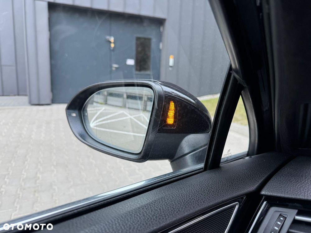 Volkswagen Passat 2.0 TDI SCR DSG Highline - 32