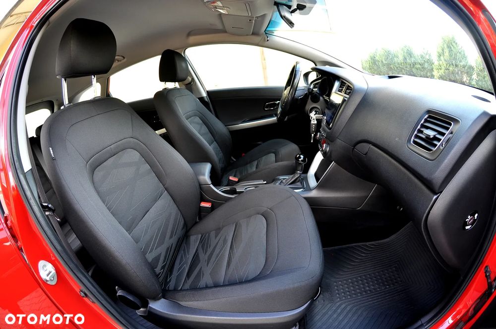 Kia Ceed 1.6 GDI M DCT - 19
