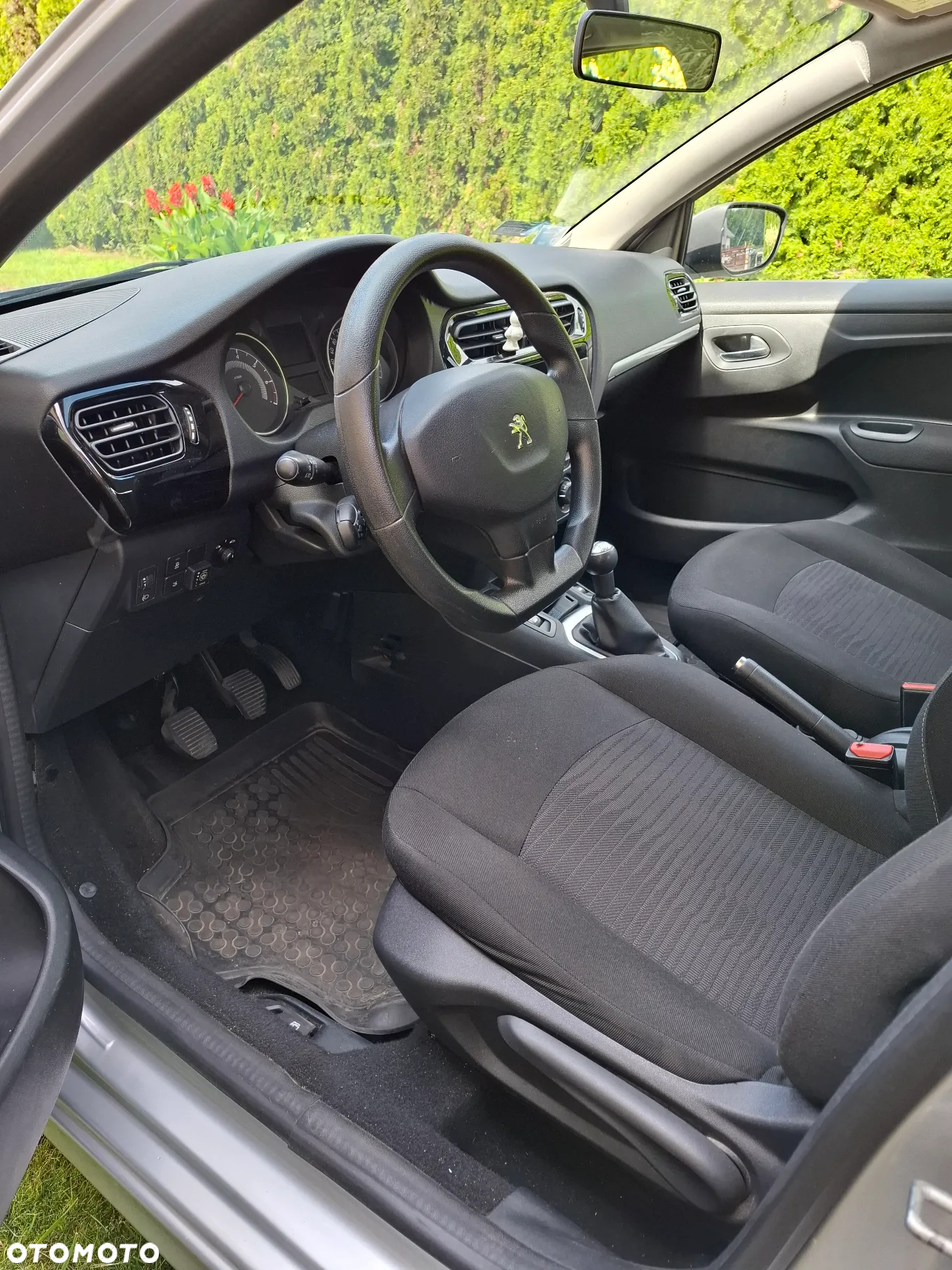 Peugeot 301 1.6 VTi Allure - 20