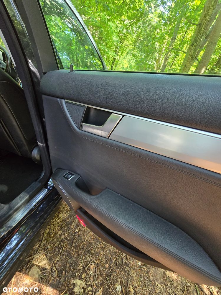 Mercedes-Benz Klasa C 220 CDI DPF Automatik BlueEFFICIENCY Avantgarde - 14