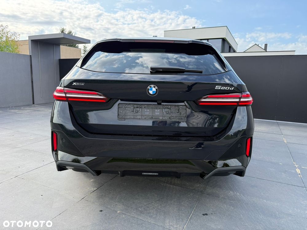BMW Seria 5 520d xDrive Touring - 37