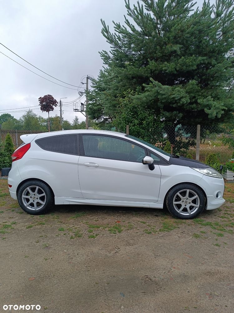 Ford Fiesta - 2