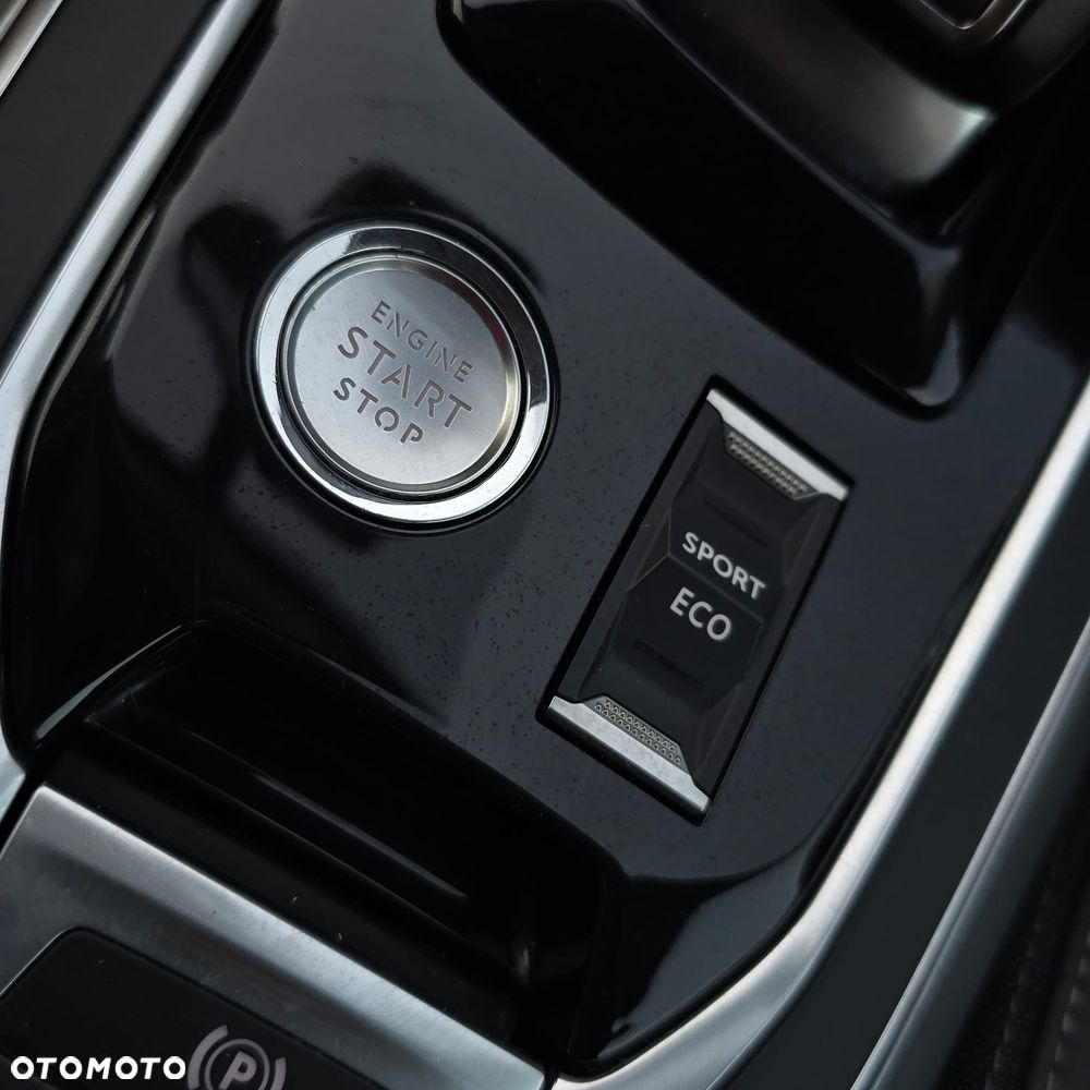 Peugeot 308 PureTech 130 GPF EAT8 Stop & Start Active Business-Paket - 32