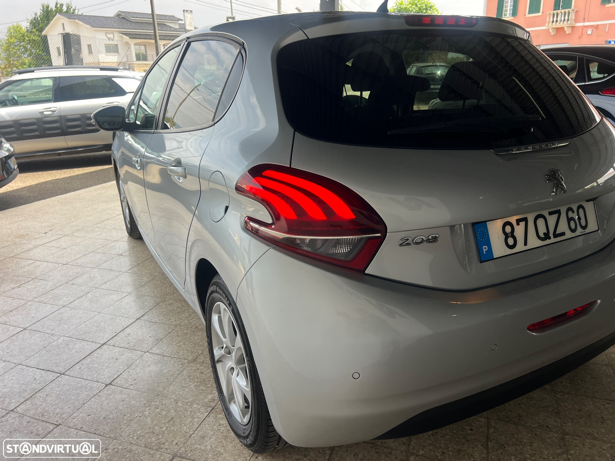 Peugeot 208 1.2 PureTech Allure - 6