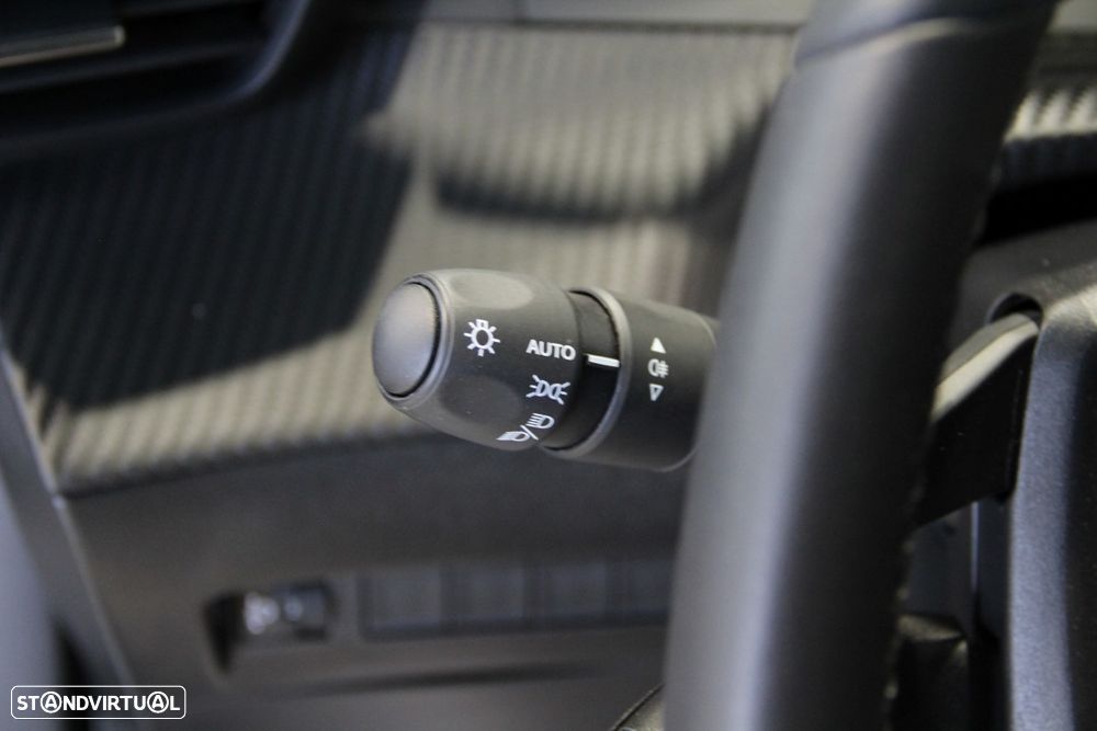 Peugeot 2008 1.2 Hybrid Allure e-DCS6 - 12