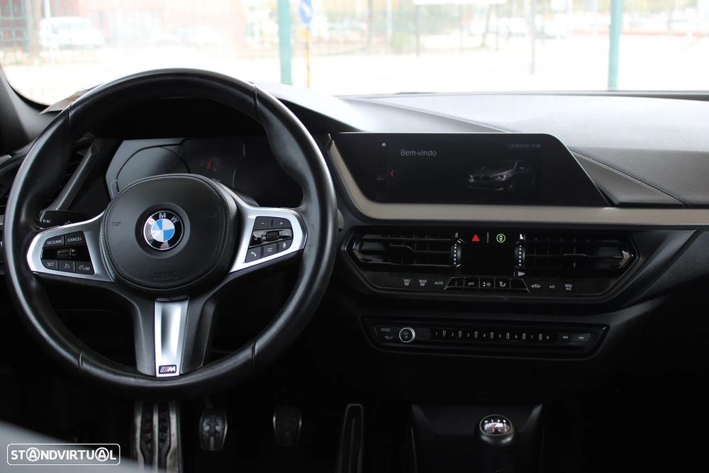 BMW 116 d Pack Desportivo M - 11