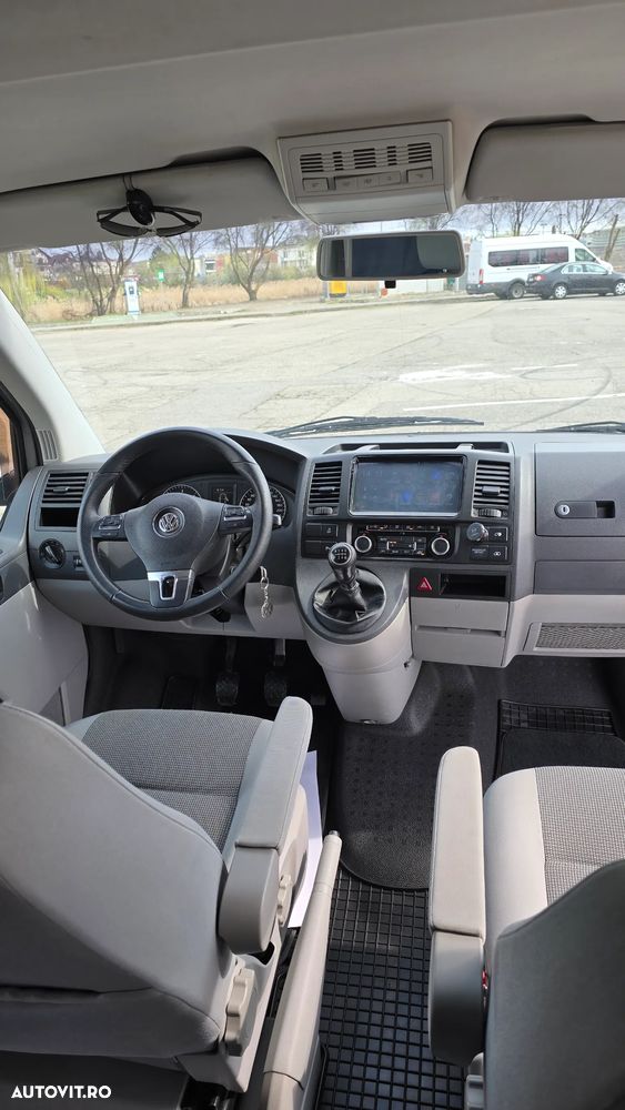 Volkswagen Caravelle - 6