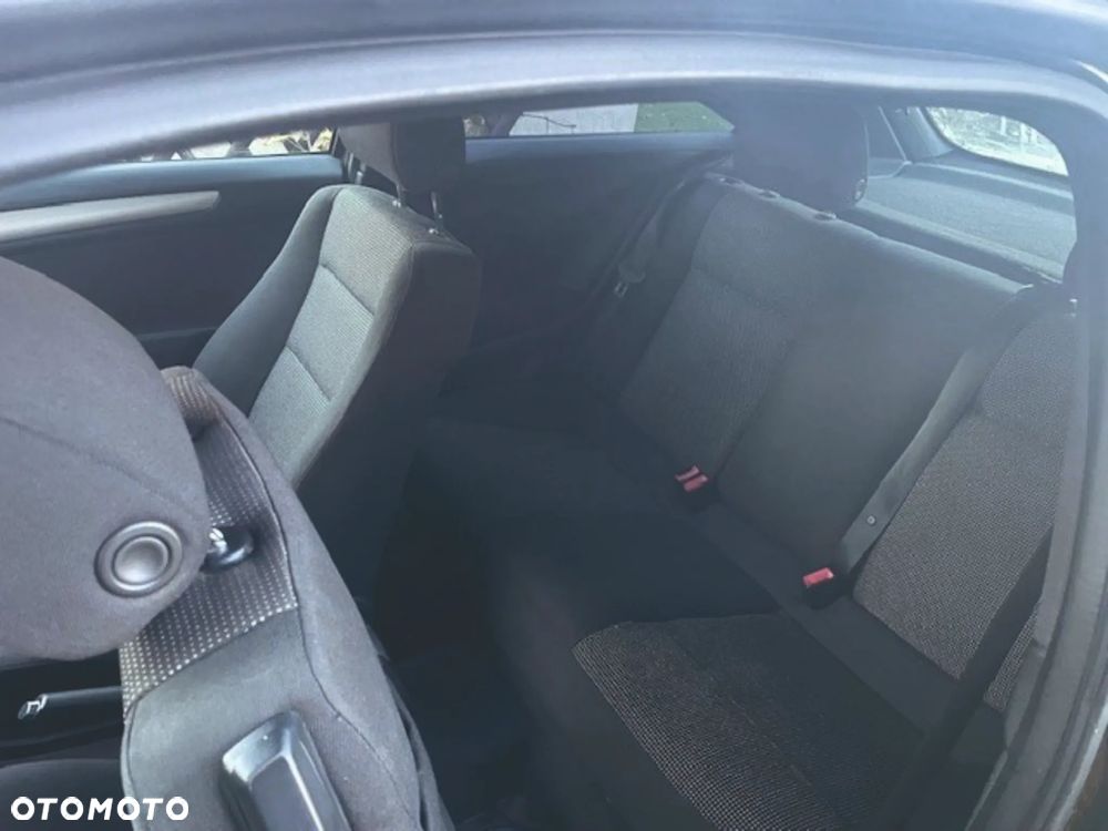 Opel Astra III GTC 1.6 Sport - 10
