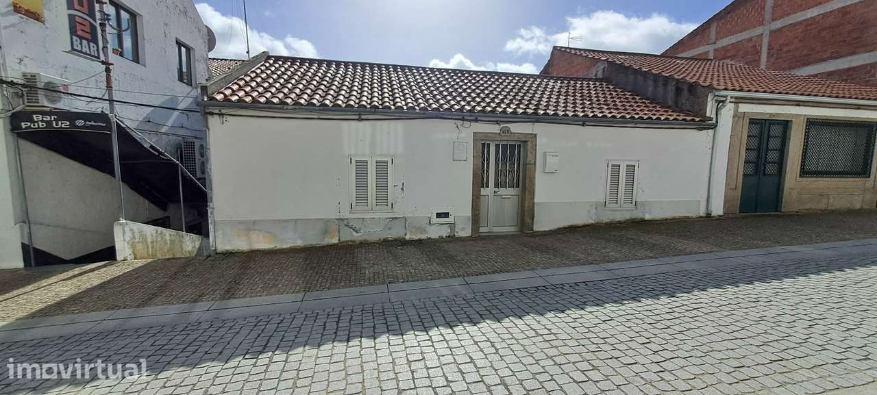 Moradia para restaurar T2 em Miranda do Douro - Grande imagem: 3/33